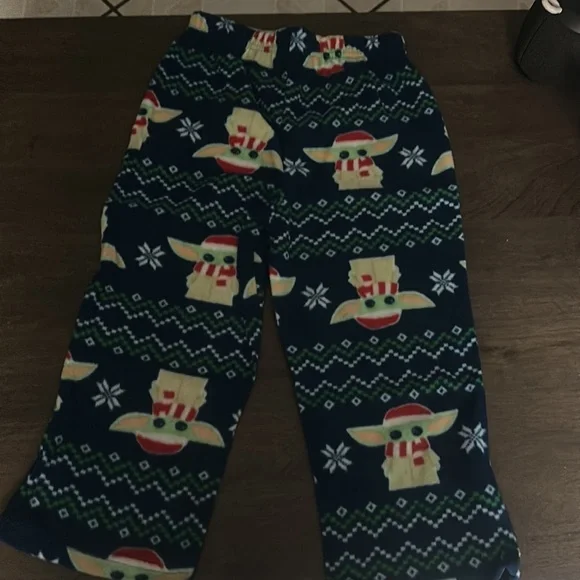 Jammies For Your Families® Star Wars The Mandalorian Grogu Aka Yoda Pajama Set - Picture 6 of 9